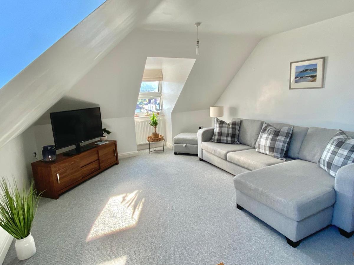 Swanage Holiday Penthouse Apartment, Moments From Beach And Town, On Site Parking, Fast Wifi, Sleeps Up To 6, Rated Exceptional Εξωτερικό φωτογραφία