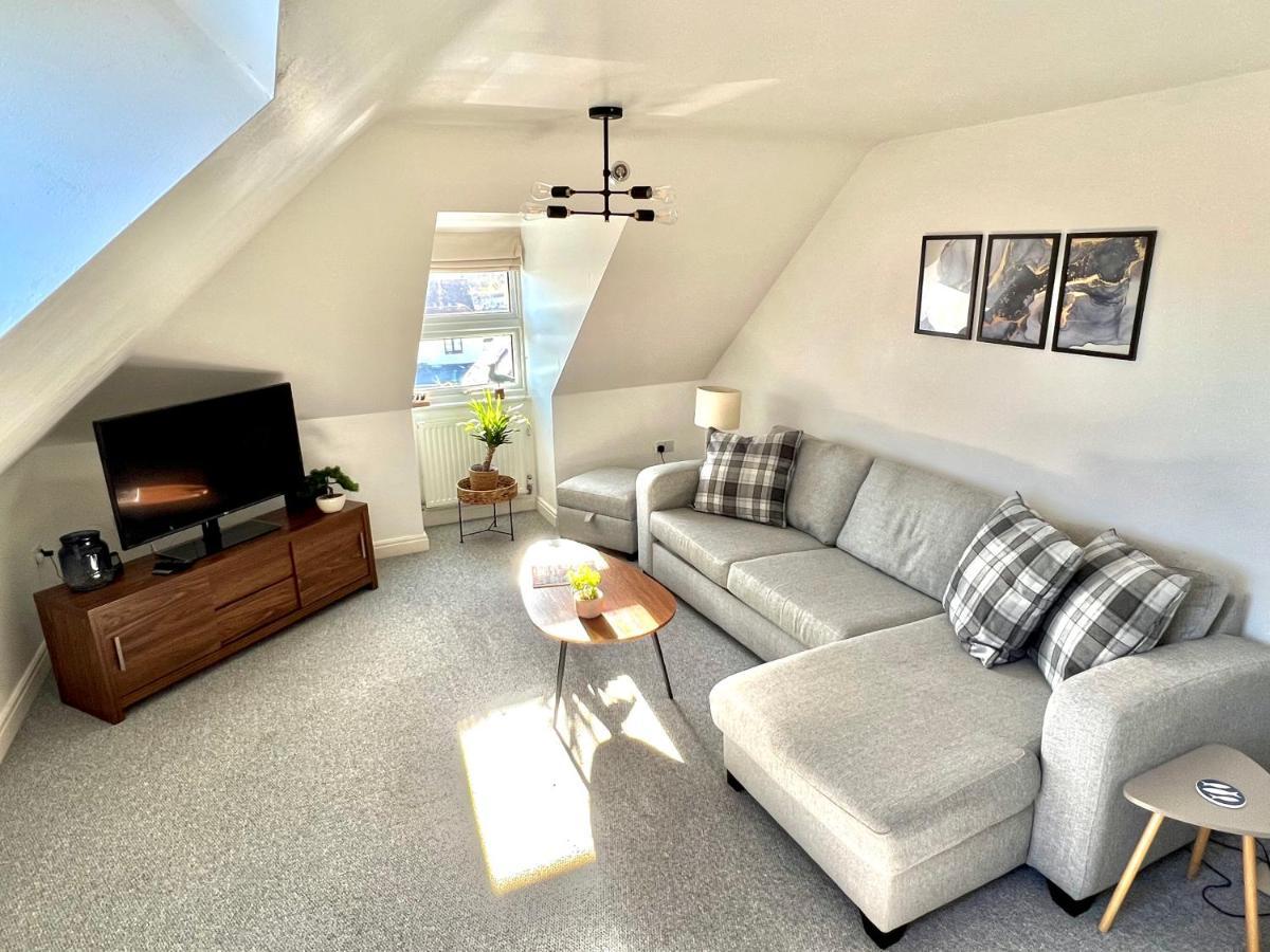 Swanage Holiday Penthouse Apartment, Moments From Beach And Town, On Site Parking, Fast Wifi, Sleeps Up To 6, Rated Exceptional Εξωτερικό φωτογραφία